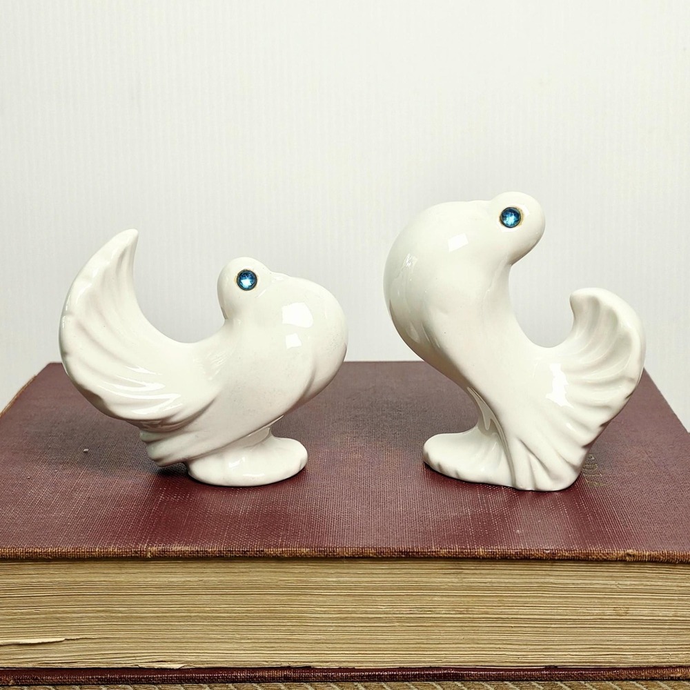 Midcentury Fantailed Doves with‎ Blue Rhinestone Eyes, Vintage Ceramic Decor
